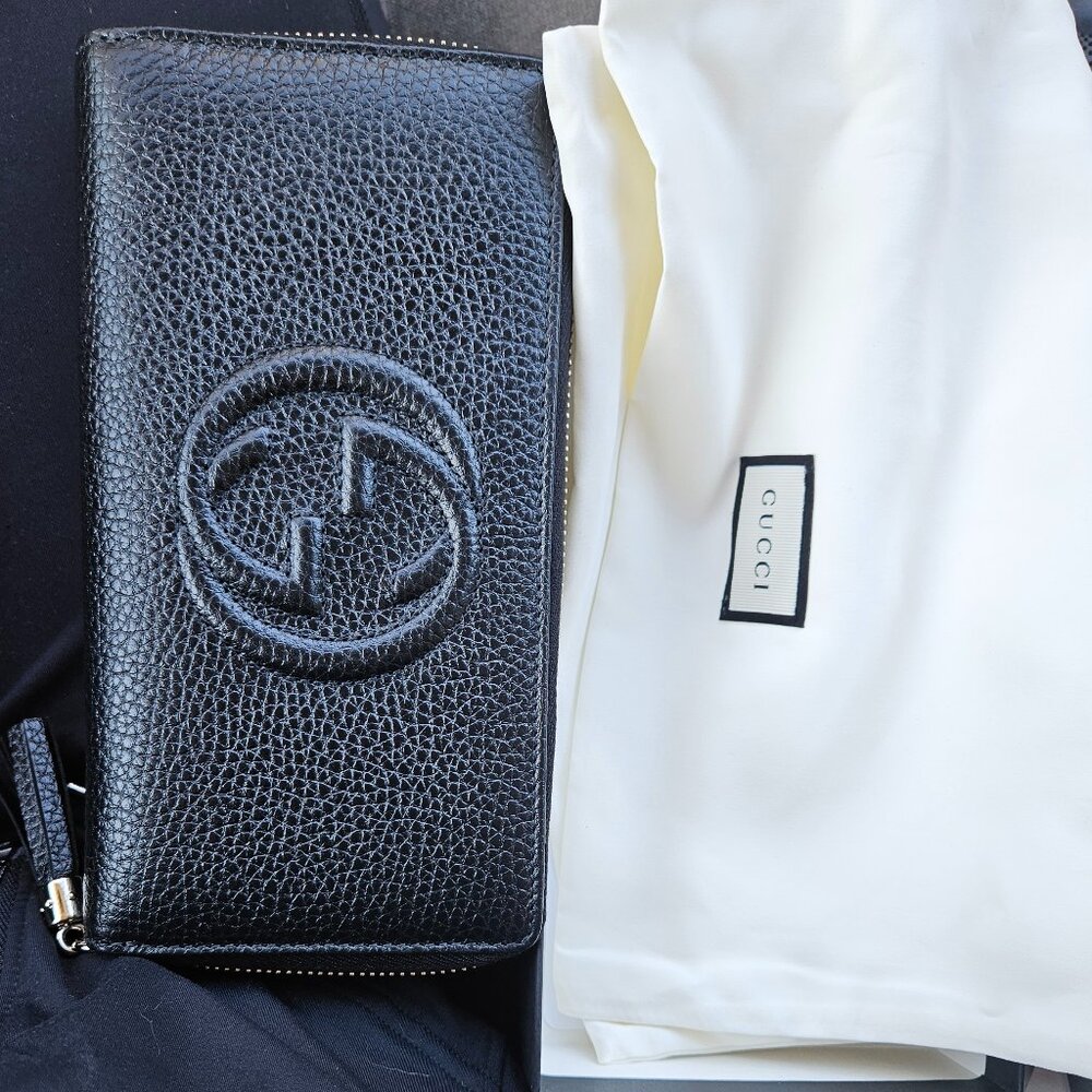 Gucci Soho Leather Zip Around Black Wallet with Tassel